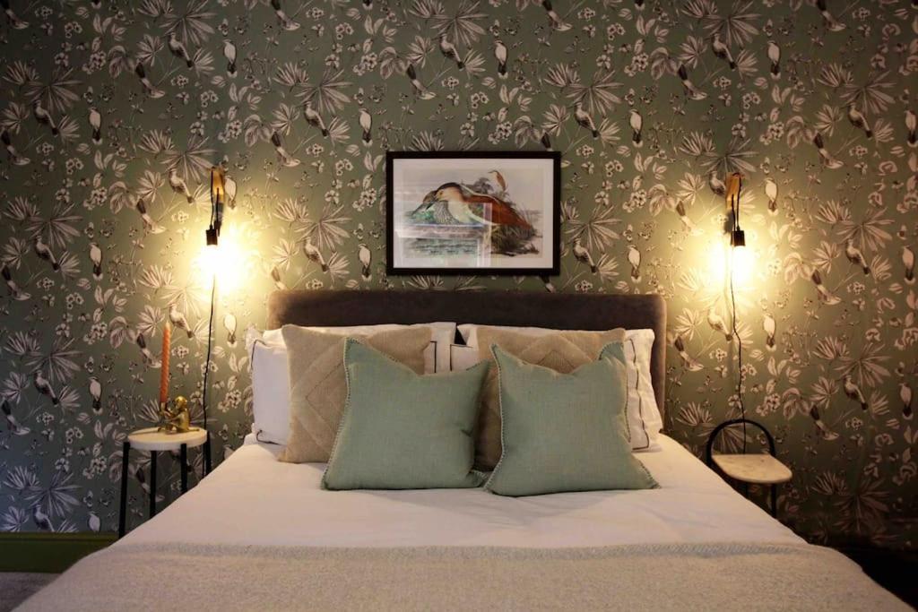 Lincoln Apartment Freshly Renovated Common Views Burton  ภายนอก รูปภาพ