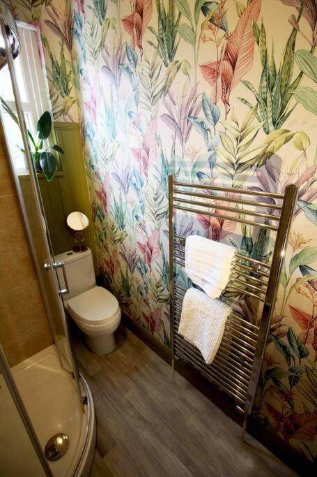 Lincoln Apartment Freshly Renovated Common Views Burton  ภายนอก รูปภาพ